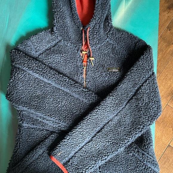LL Bean Mountain Pile Fleece Hoodie - Picture 3 of 3
